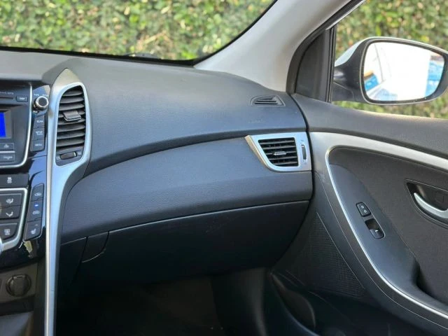 2016 Hyundai Elantra - Image 20 of 31