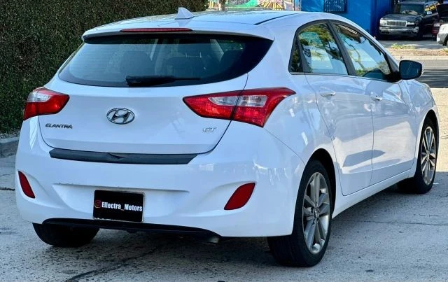 2016 Hyundai Elantra - Image 10 of 31