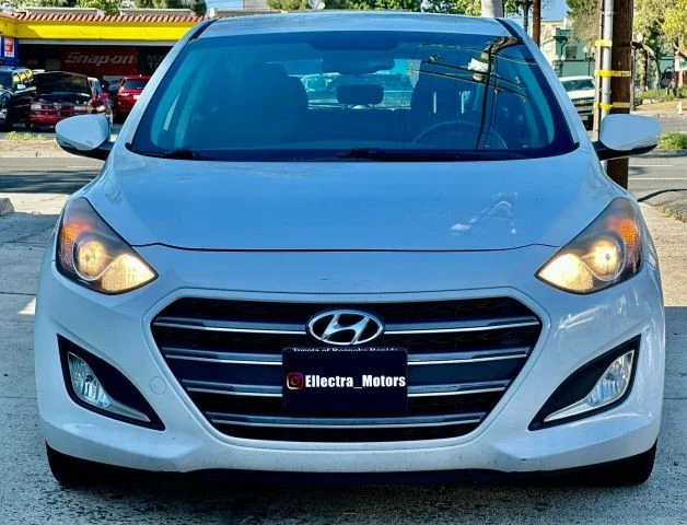 2016 Hyundai Elantra - Image 2 of 31