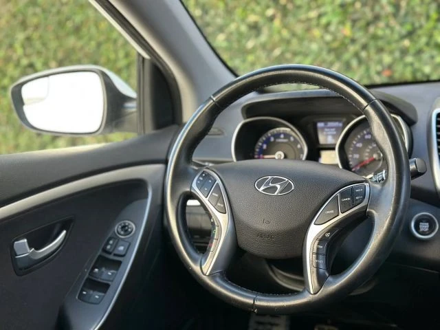 2016 Hyundai Elantra - Image 18 of 31