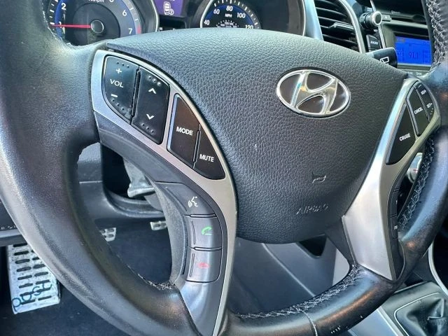 2016 Hyundai Elantra - Image 25 of 31