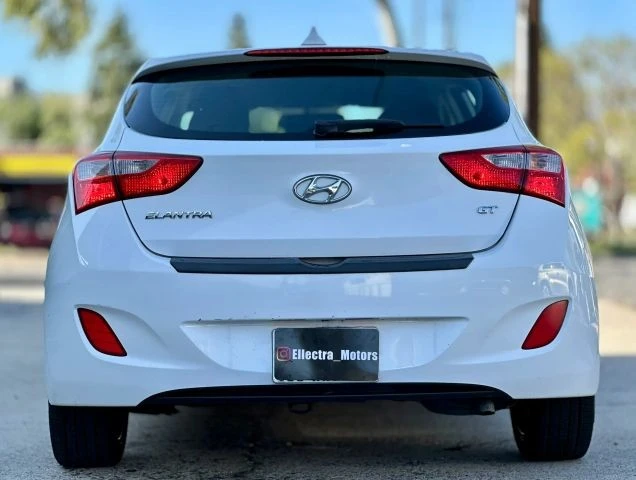 2016 Hyundai Elantra - Image 5 of 31