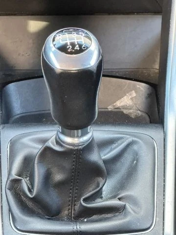 2016 Hyundai Elantra - Image 27 of 31