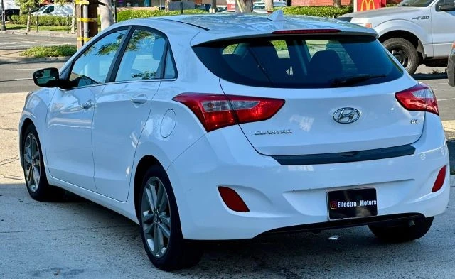 2016 Hyundai Elantra - Image 12 of 31