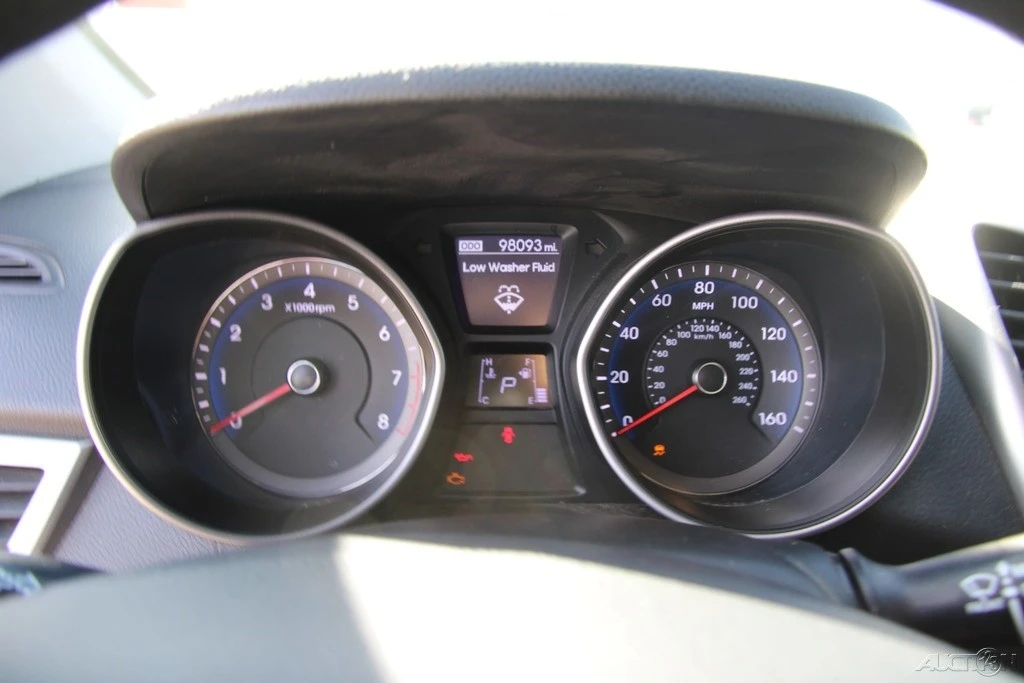 2016 Hyundai Elantra - Image 16 of 21