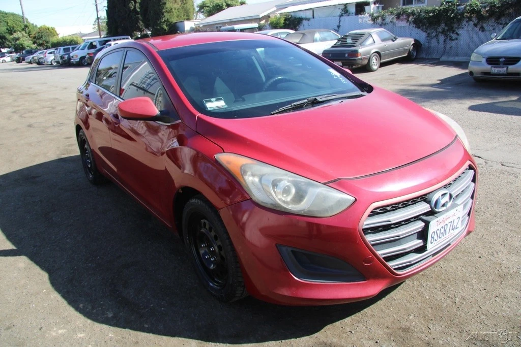 2016 Hyundai Elantra - Image 10 of 21