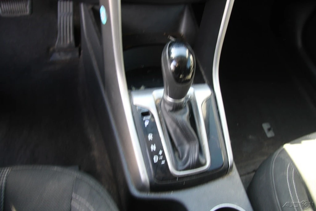 2016 Hyundai Elantra - Image 19 of 21