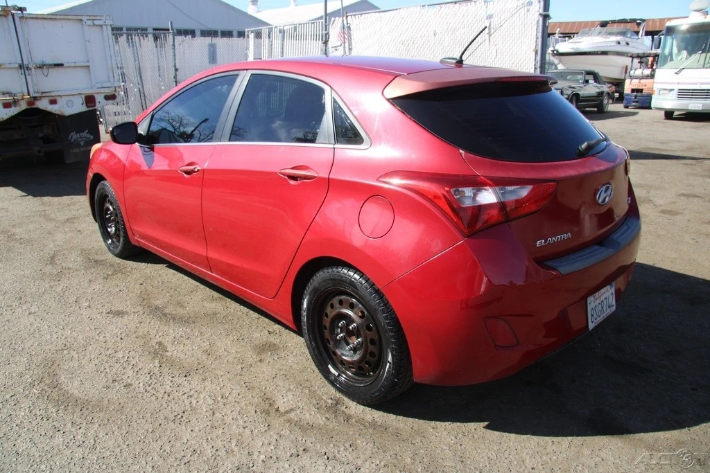 2016 Hyundai Elantra - Image 5 of 21