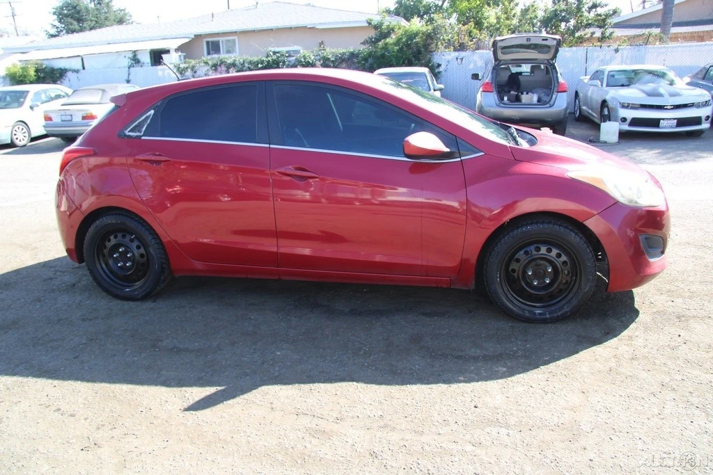 2016 Hyundai Elantra - Image 9 of 21