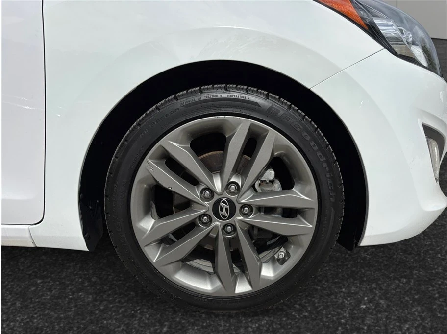 2016 Hyundai Elantra - Image 12 of 21