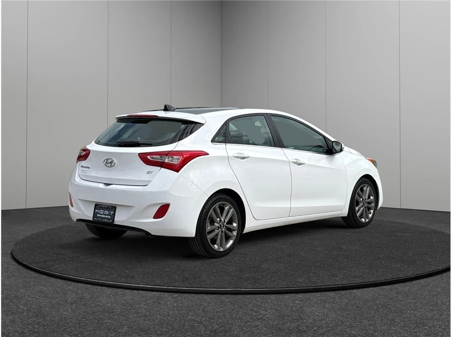 2016 Hyundai Elantra - Image 9 of 21
