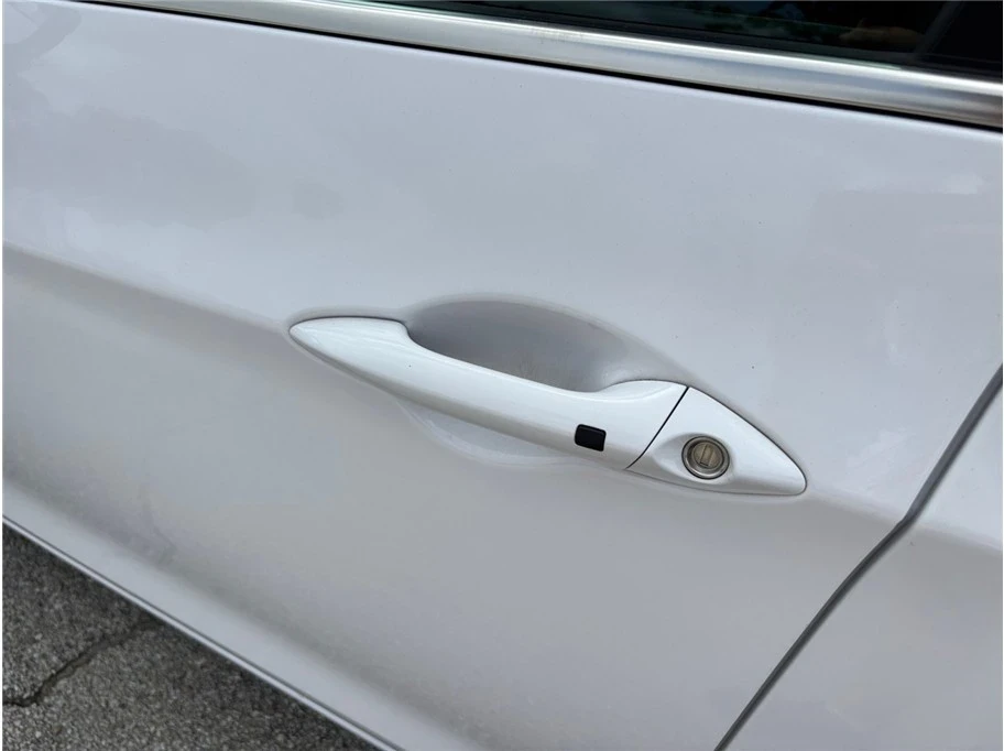 2016 Hyundai Elantra - Image 13 of 21