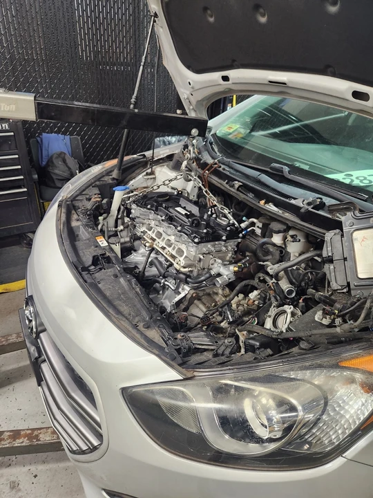 2016 Hyundai Elantra - Image 10 of 13