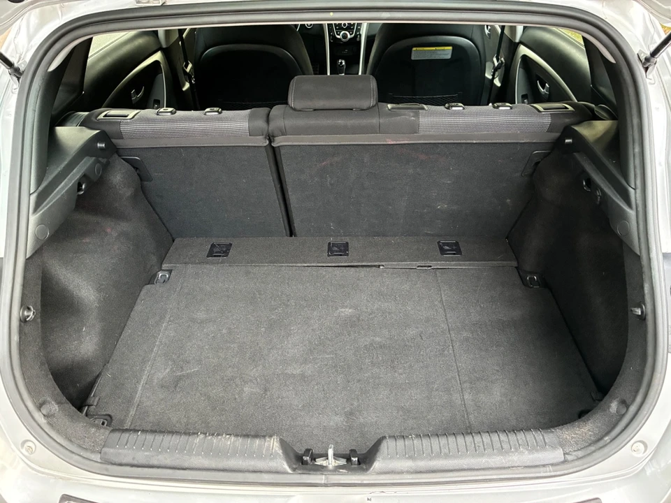 2016 Hyundai Elantra - Image 8 of 13