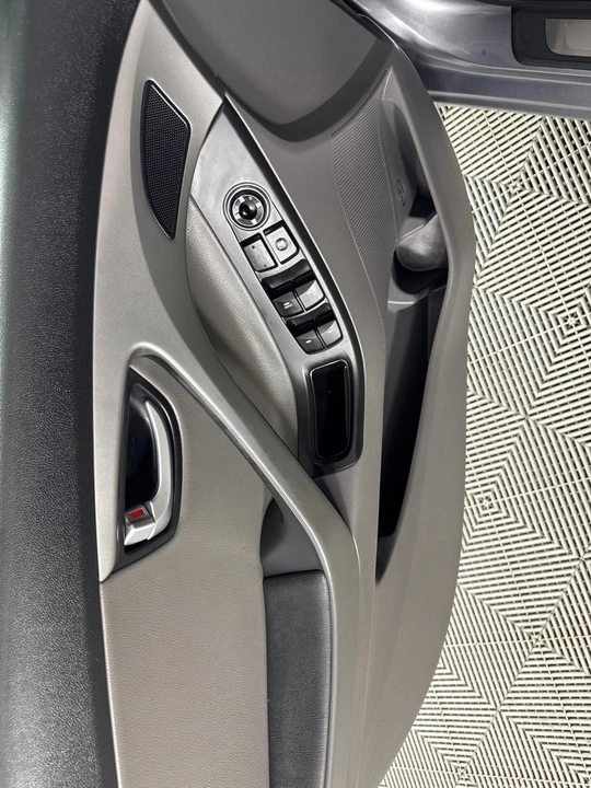 2016 Hyundai Elantra - Image 11 of 12