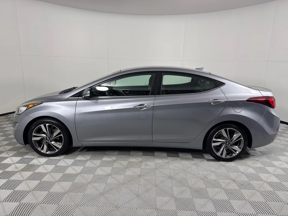 2016 Hyundai Elantra - Image 8 of 12