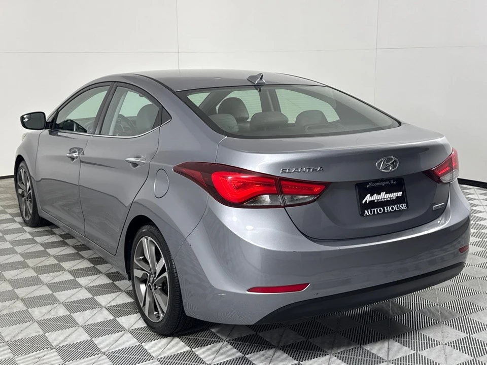 2016 Hyundai Elantra - Image 7 of 12