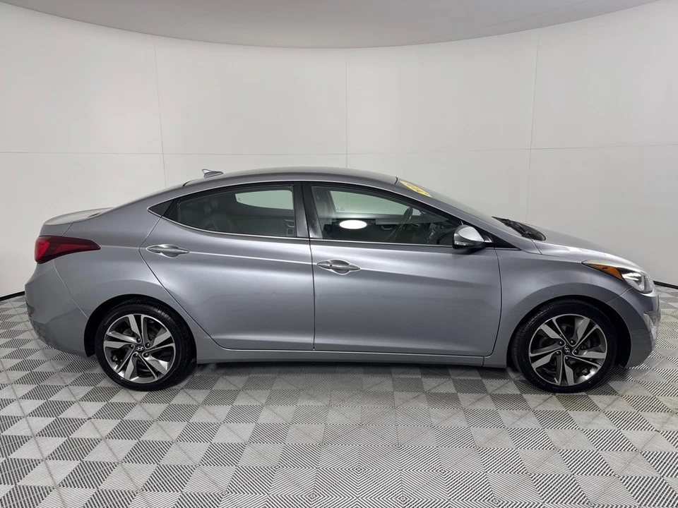 2016 Hyundai Elantra - Image 4 of 12