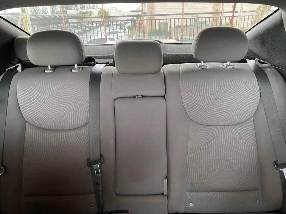 2016 Hyundai Elantra - Image 10 of 11