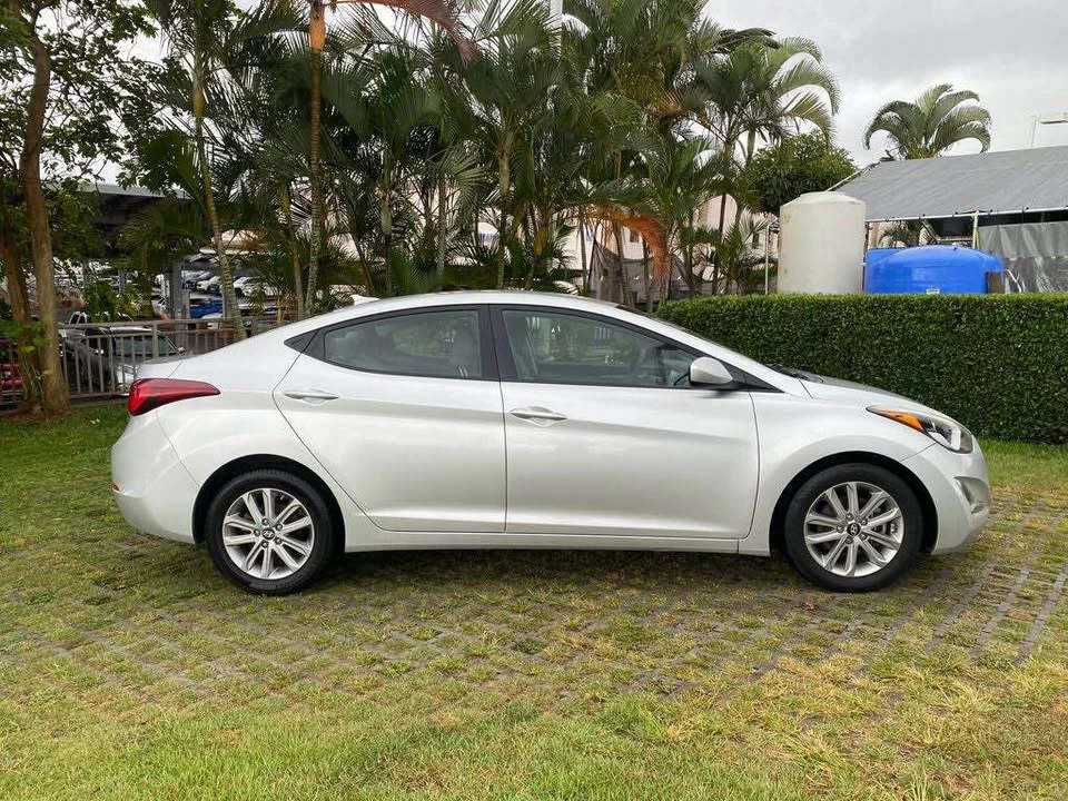 2016 Hyundai Elantra - Image 8 of 11