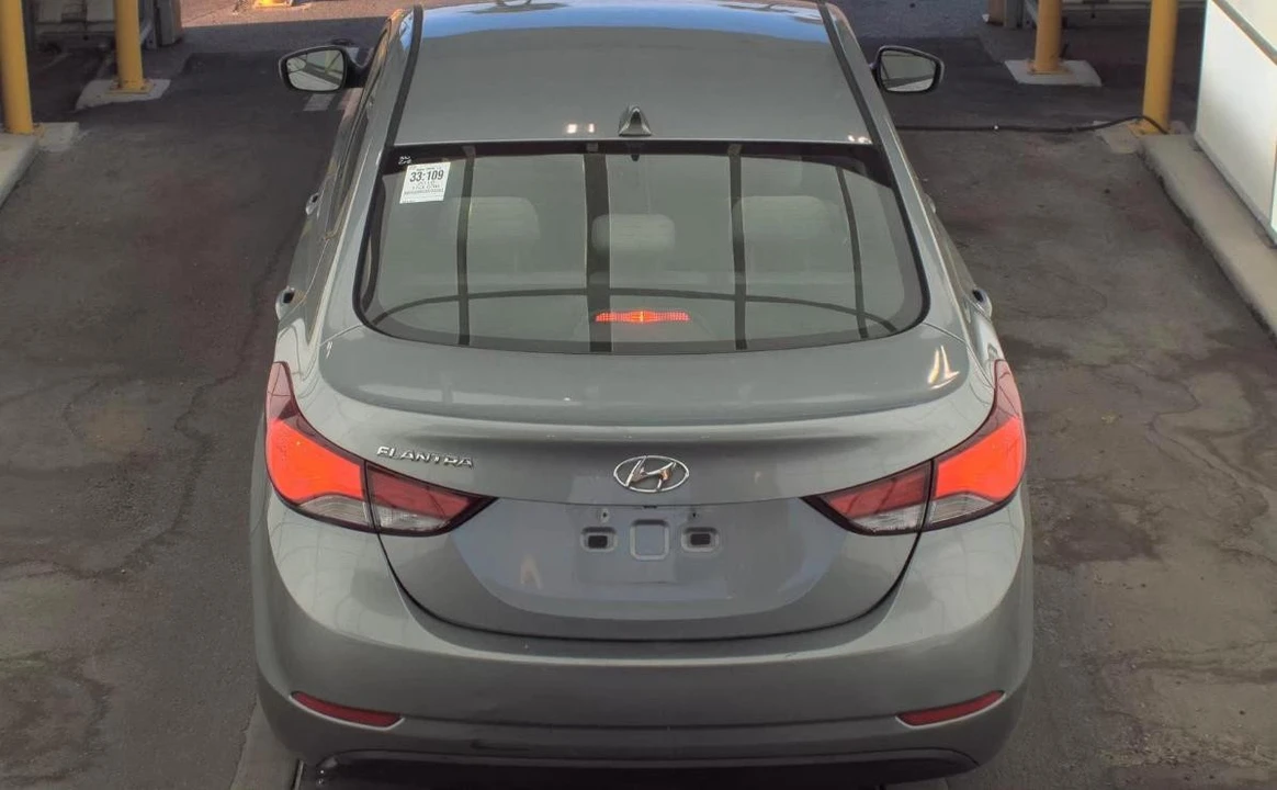 2016 Hyundai Elantra - Image 5 of 12
