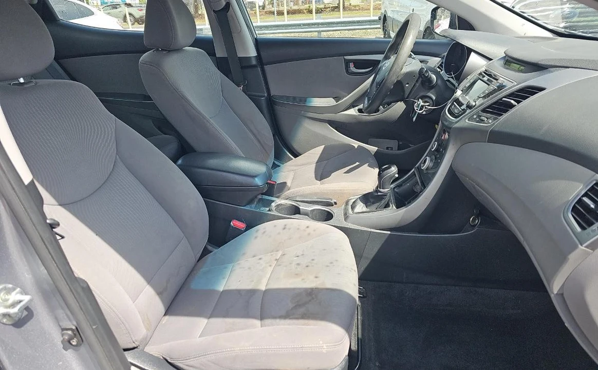 2016 Hyundai Elantra - Image 8 of 12
