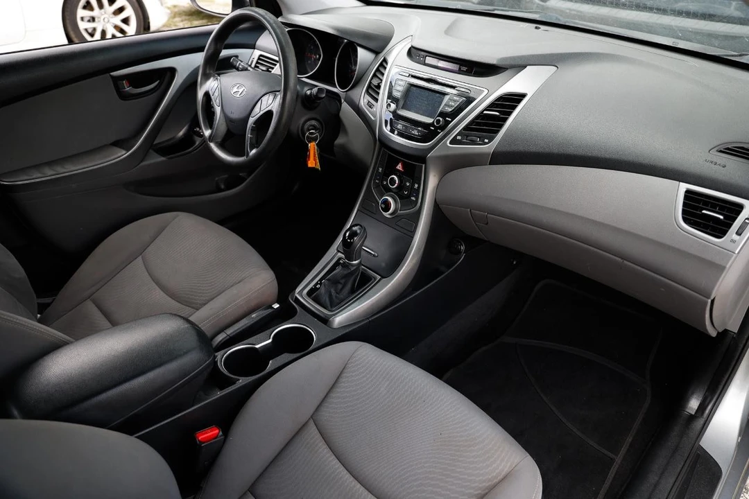 2016 Hyundai Elantra - Image 16 of 21