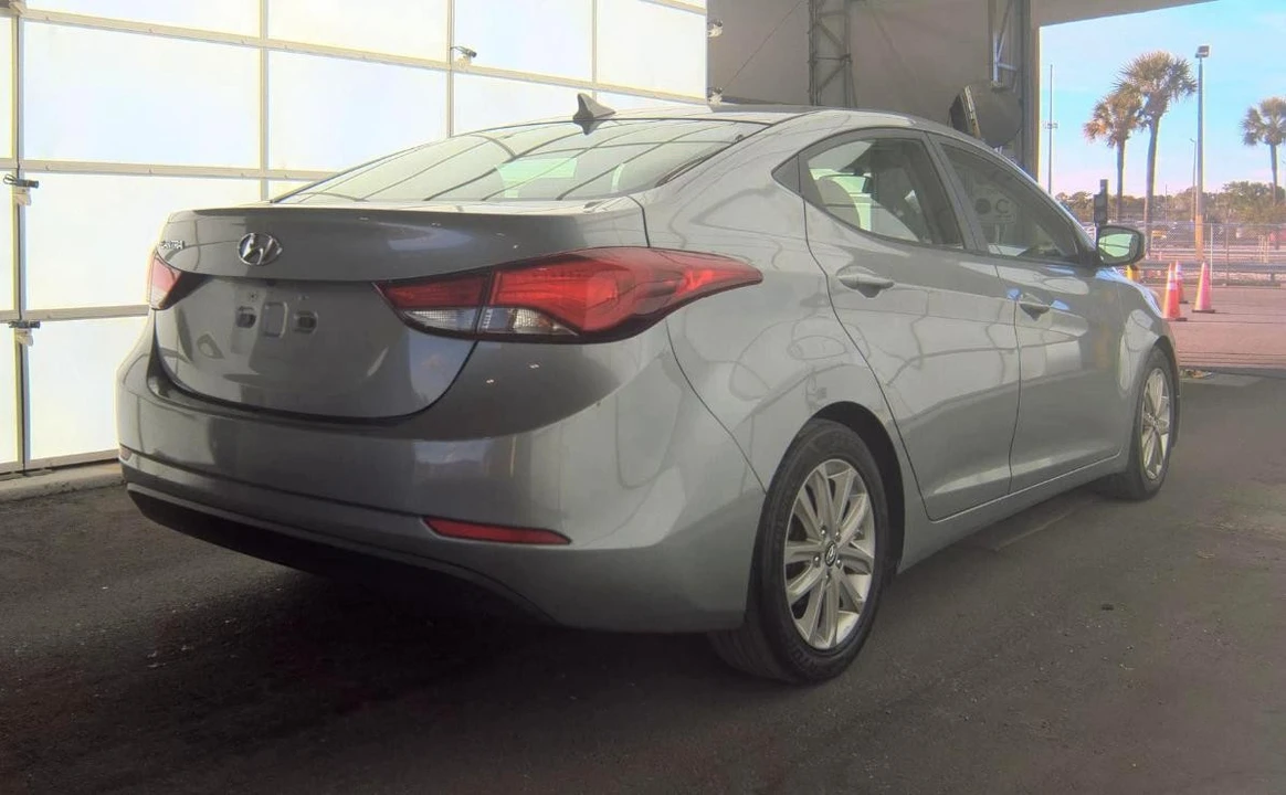 2016 Hyundai Elantra - Image 4 of 12
