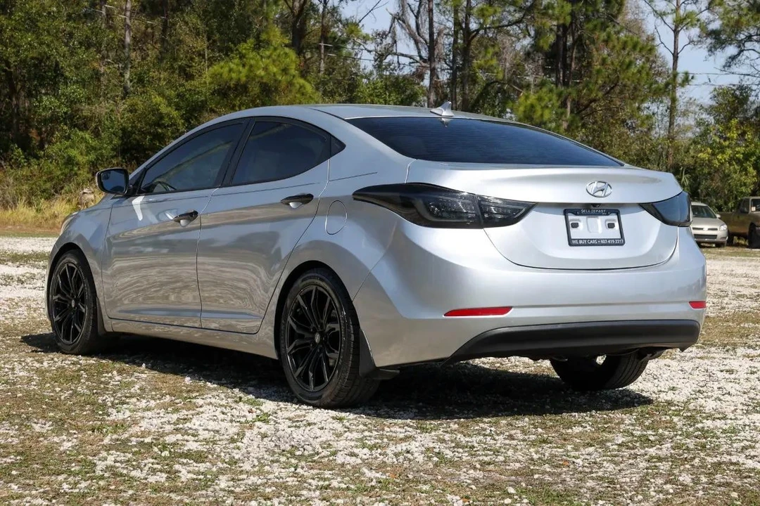 2016 Hyundai Elantra - Image 5 of 12