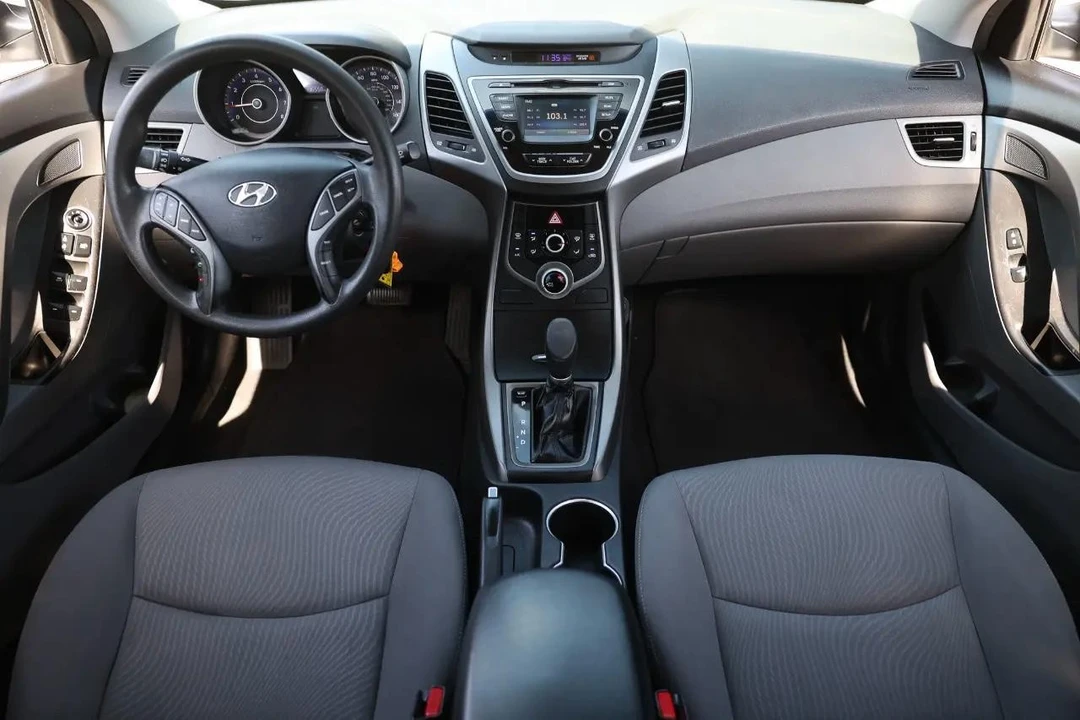 2016 Hyundai Elantra - Image 2 of 12