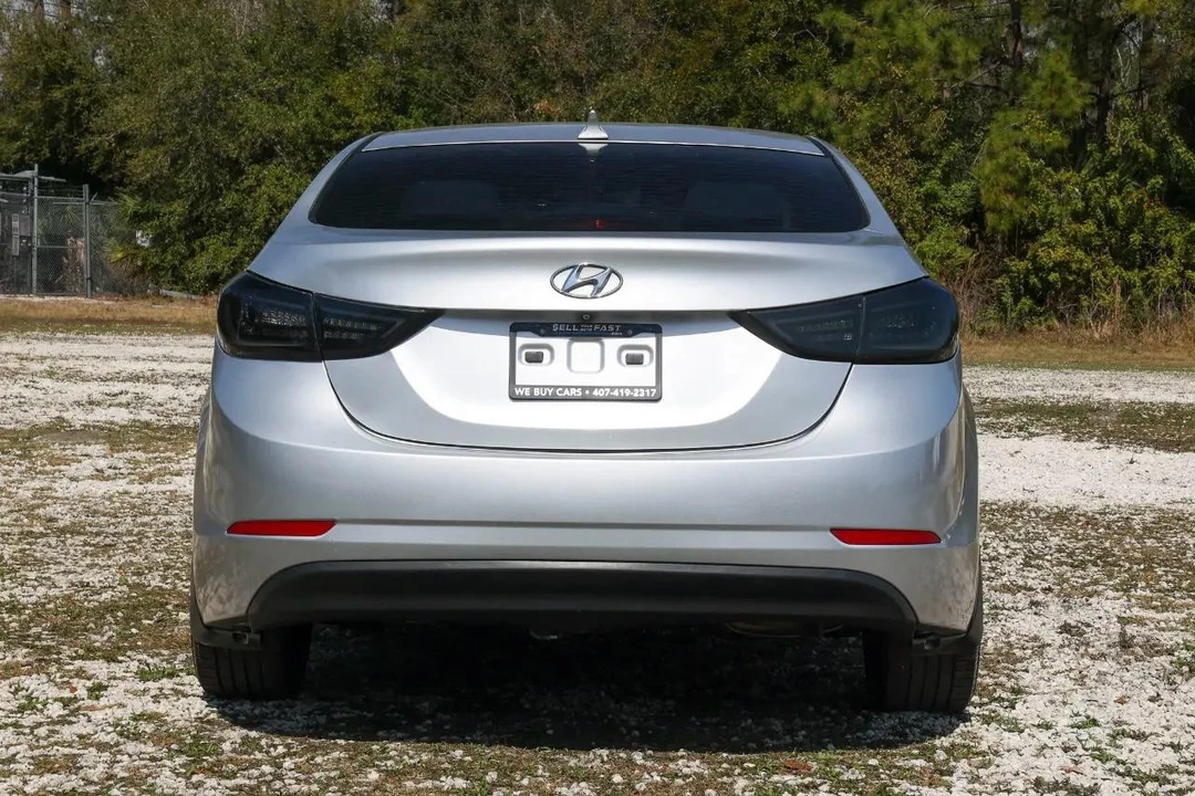 2016 Hyundai Elantra - Image 7 of 12