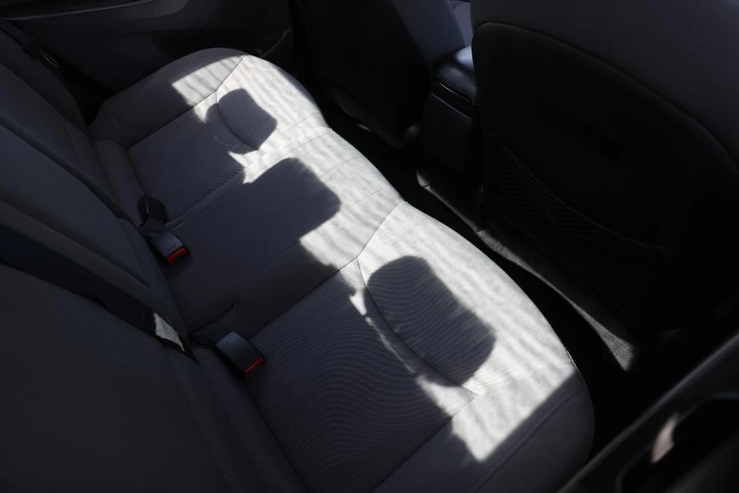 2016 Hyundai Elantra - Image 12 of 12