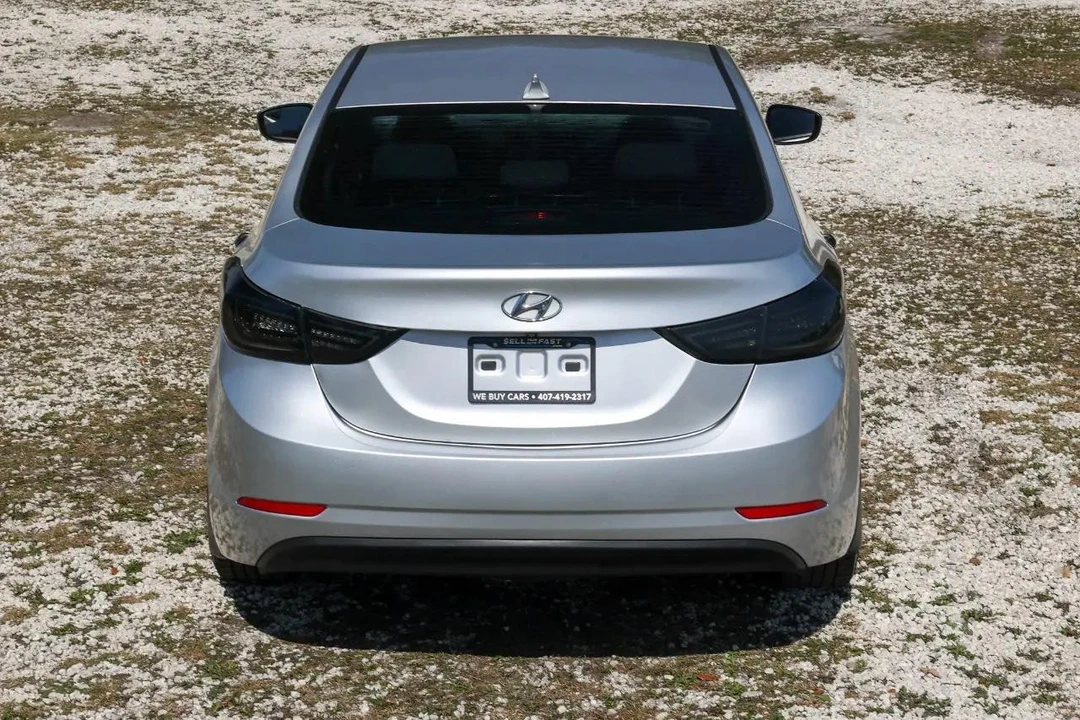 2016 Hyundai Elantra - Image 9 of 12