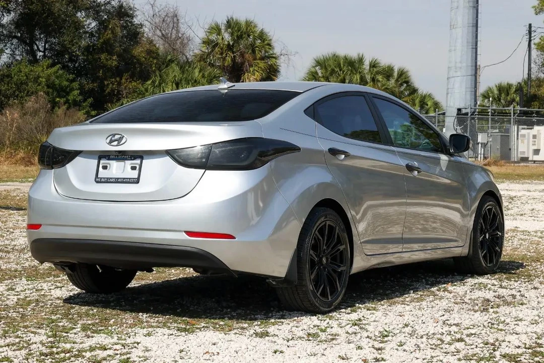 2016 Hyundai Elantra - Image 11 of 12