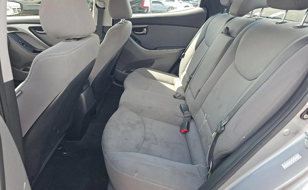 2016 Hyundai Elantra - Image 11 of 12