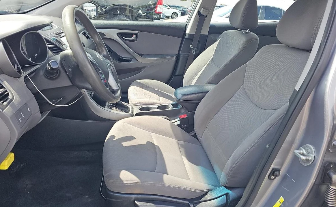 2016 Hyundai Elantra - Image 7 of 12