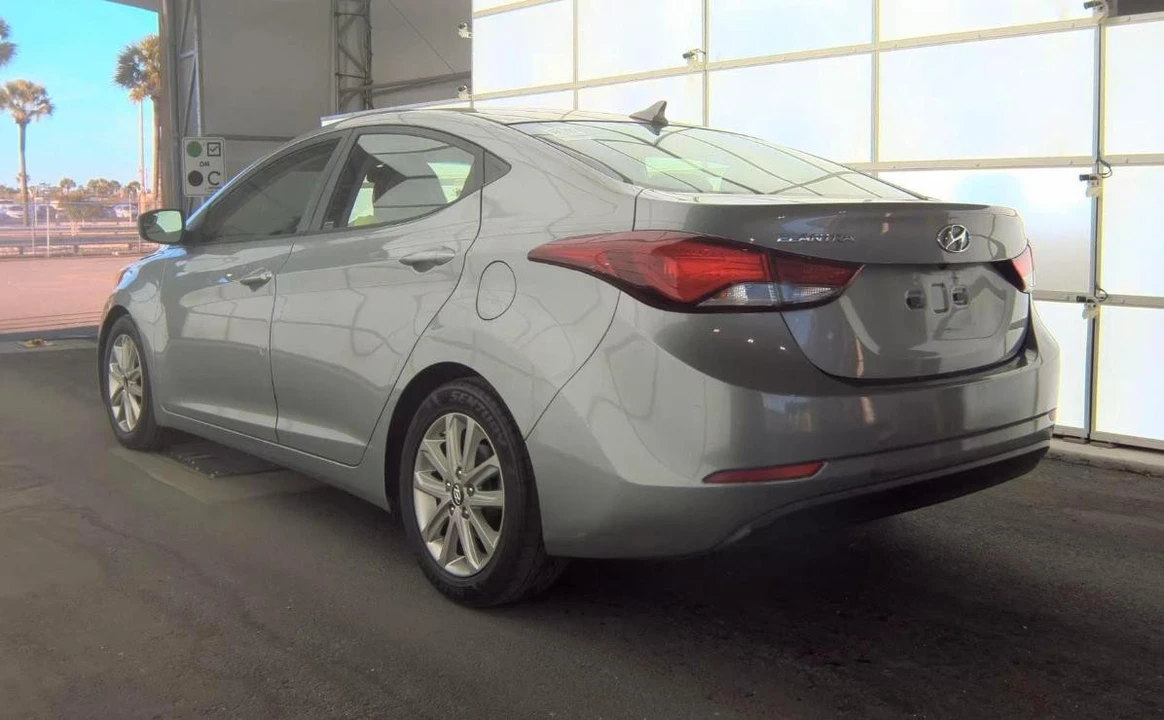 2016 Hyundai Elantra - Image 6 of 12