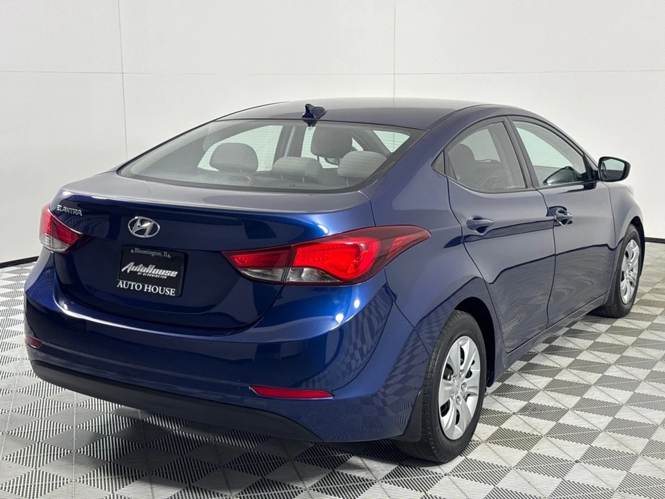 2016 Hyundai Elantra - Image 5 of 12