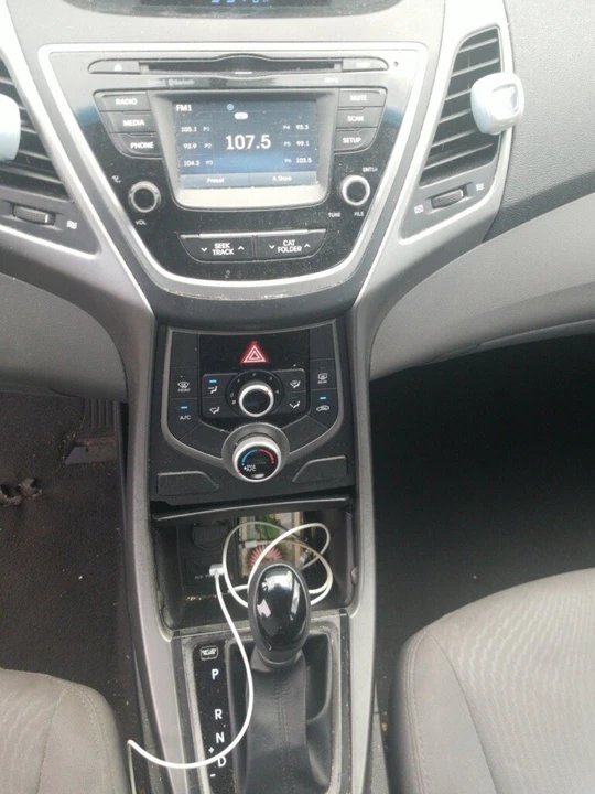 2016 Hyundai Elantra - Image 5 of 5