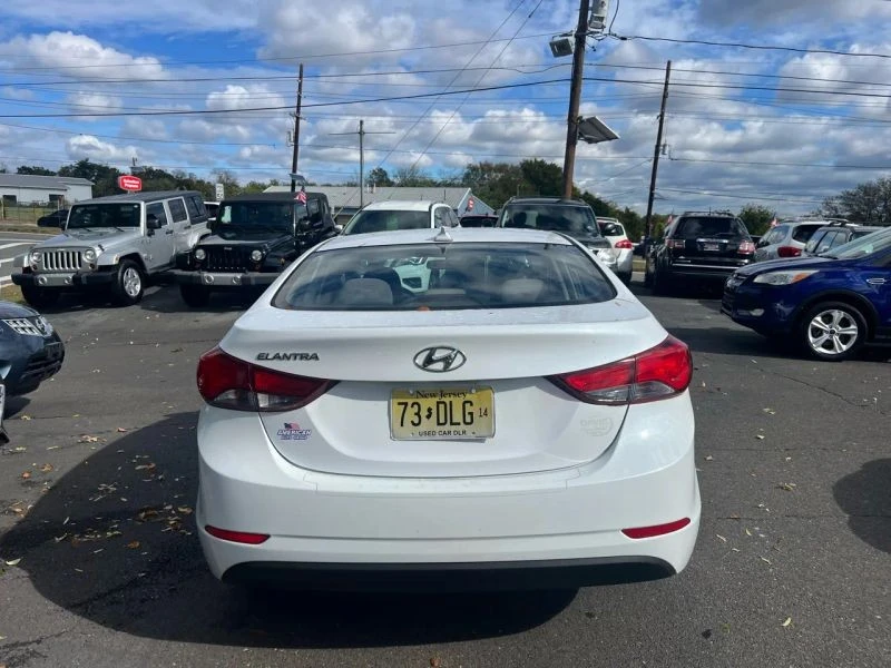 2016 Hyundai Elantra - Image 5 of 12