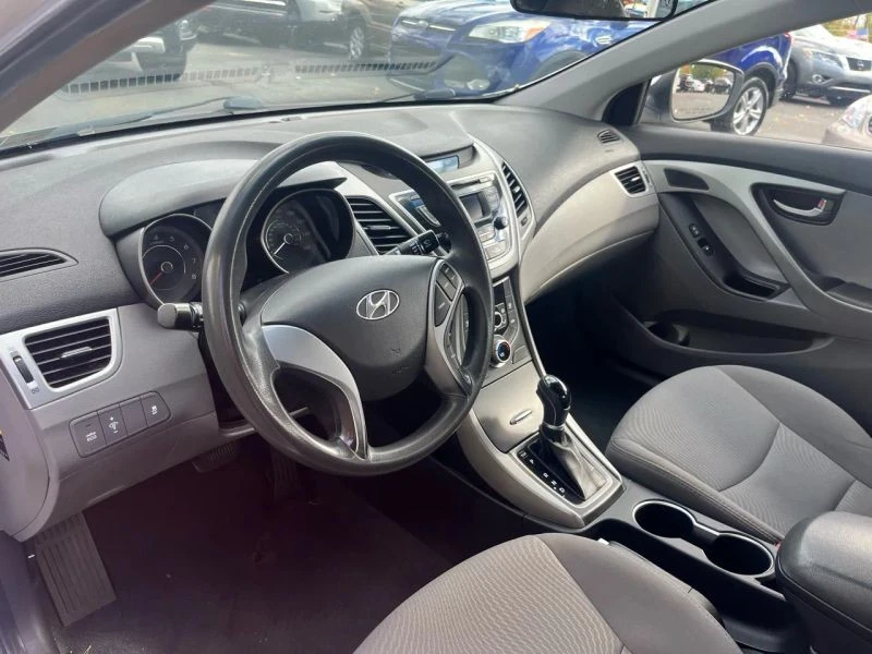 2016 Hyundai Elantra - Image 10 of 12