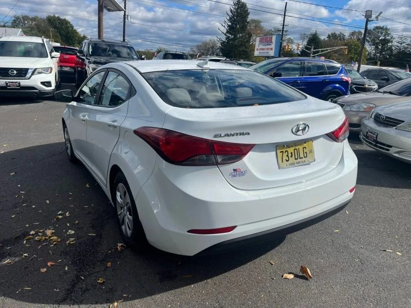 2016 Hyundai Elantra - Image 6 of 12