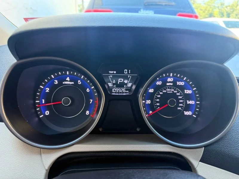 2016 Hyundai Elantra - Image 10 of 12