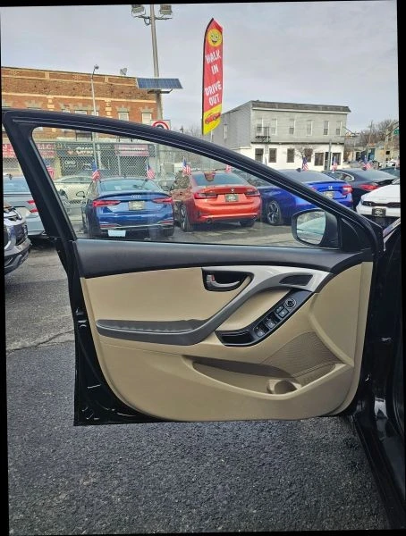 2016 Hyundai Elantra - Image 11 of 12