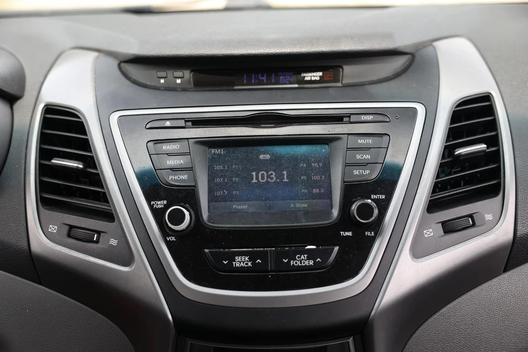 2016 Hyundai Elantra - Image 30 of 31