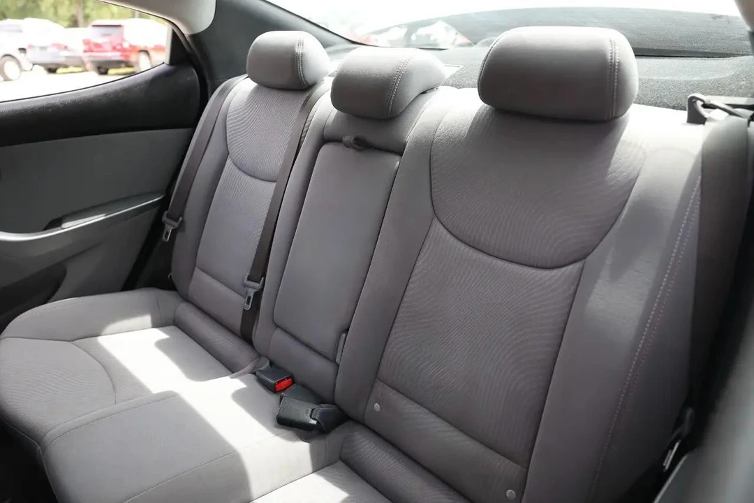 2016 Hyundai Elantra - Image 8 of 31