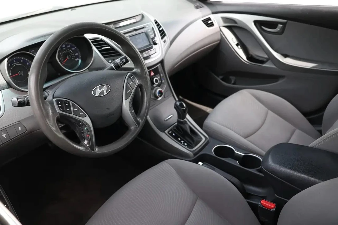 2016 Hyundai Elantra - Image 4 of 31
