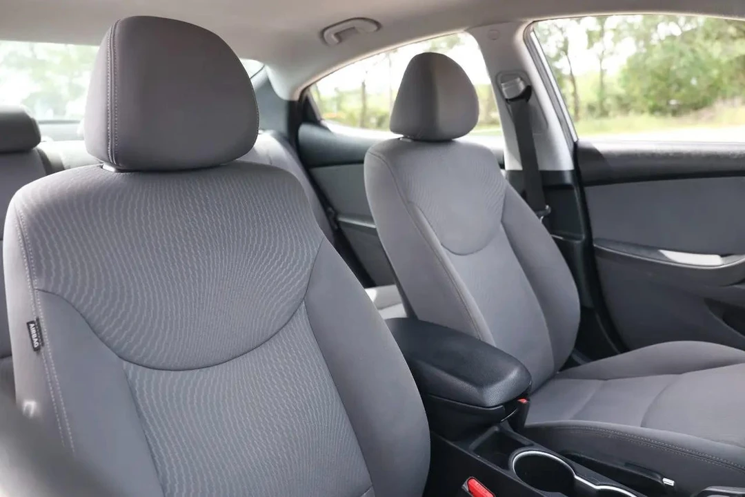 2016 Hyundai Elantra - Image 16 of 31
