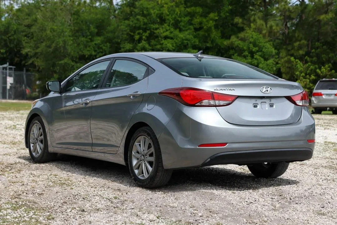 2016 Hyundai Elantra - Image 5 of 31