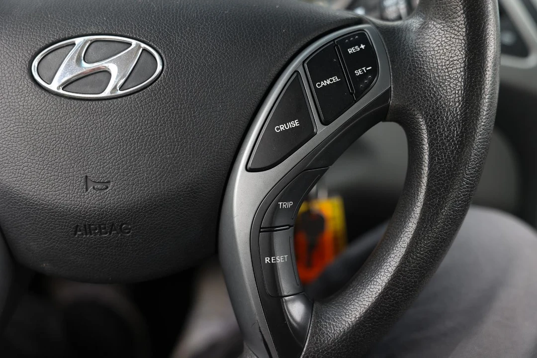 2016 Hyundai Elantra - Image 27 of 31